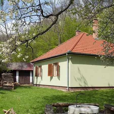 Oszlai Kulcsoshaz *